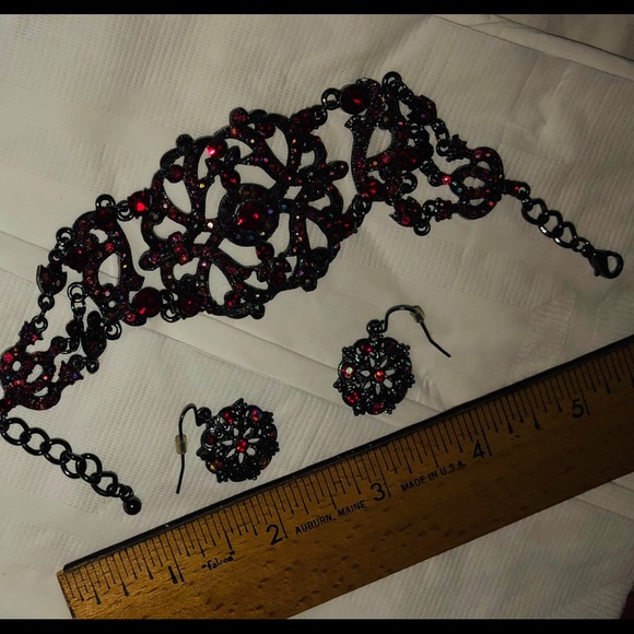 Red Aurora Borealis Set - Picture 6 of 8